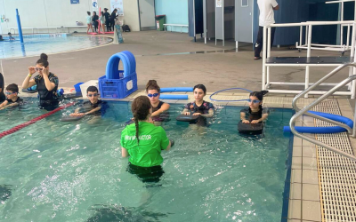 برنامج السباحة في العطلة المدرسية